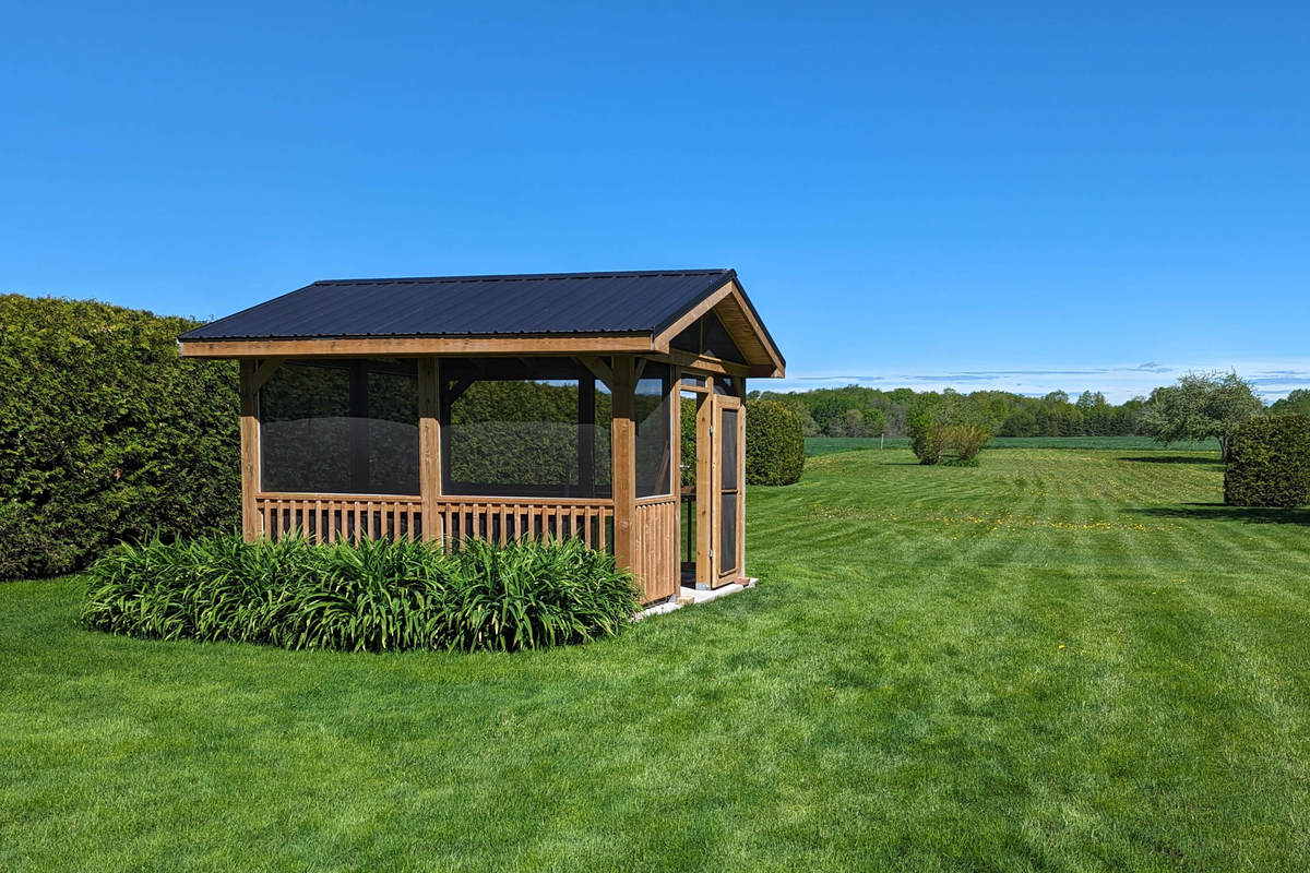 Dann's Screens and More screen door, window screen or porch screen-in project in London Ontario region.